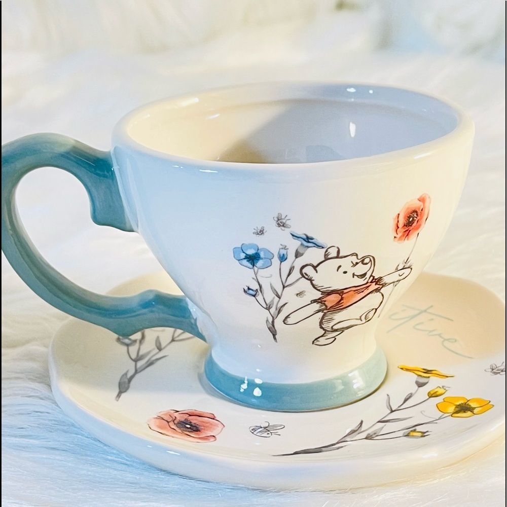Winnie Pooh Cup & Saucer - Picture 2 of 12